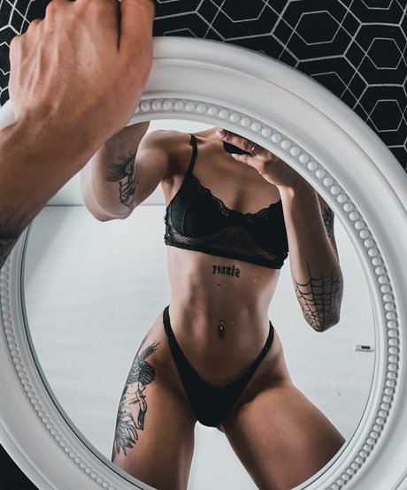 withered rose Nacktbilder von OnlyFans