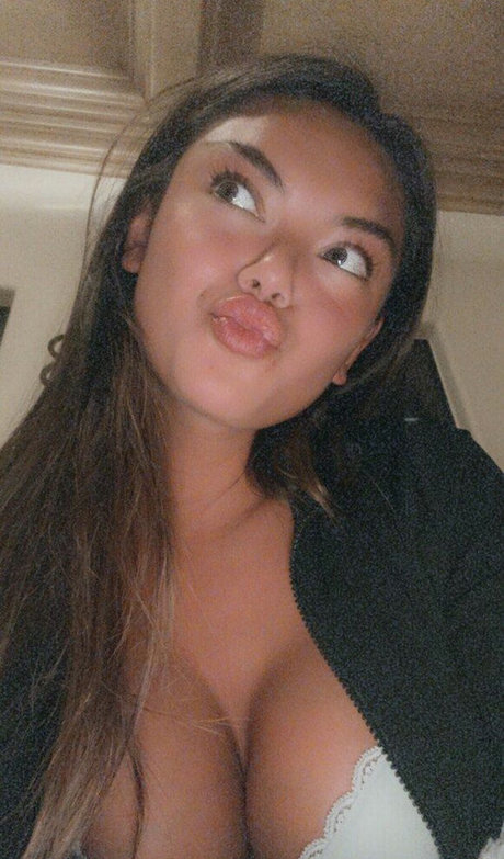 Kaitlyn Nguyen Nacktpornos auf OnlyFans