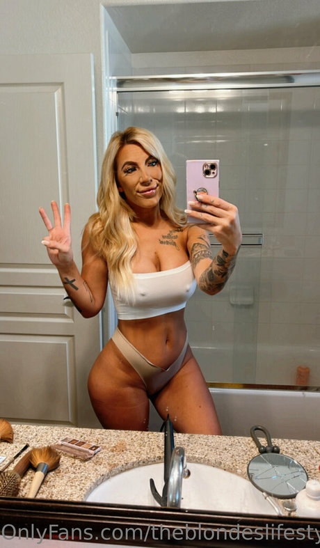 theblondeslife OnlyFans Gratis Porn