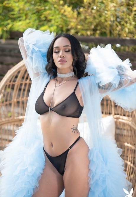 Julie Kay OnlyFans Model Bilder