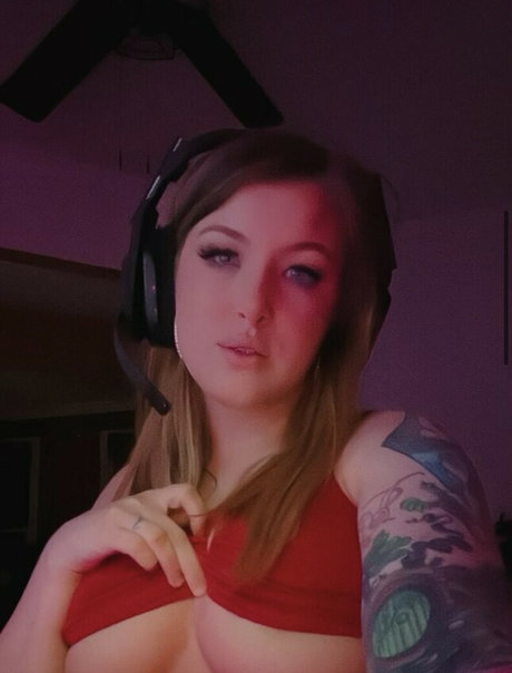 Mickaela West OnlyFans-Inhalte