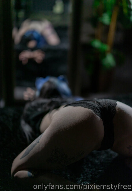 pixiemstyfree OnlyFans geleakte Brüste