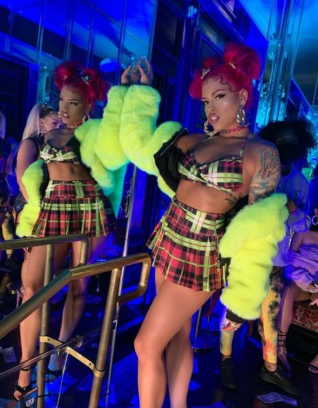 misscharliepearl OnlyFans Model Bilder