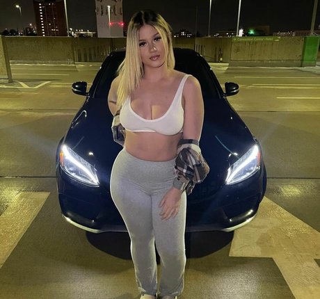 itzlillybby NurlyFans-Brüste