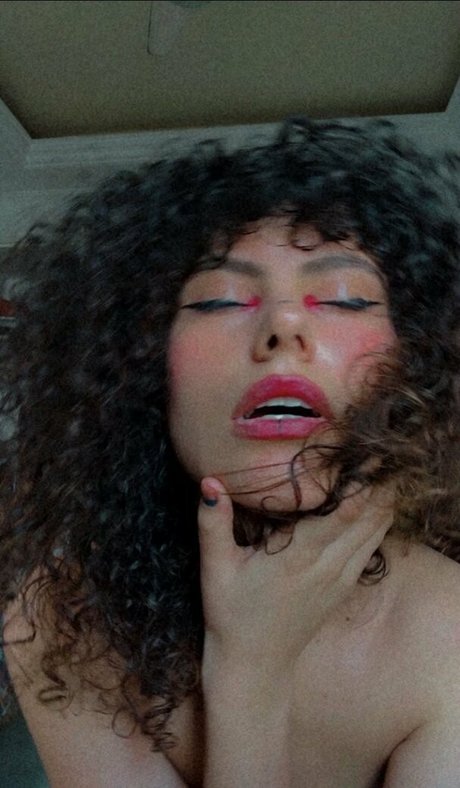 athaiss OnlyFans Pornografie