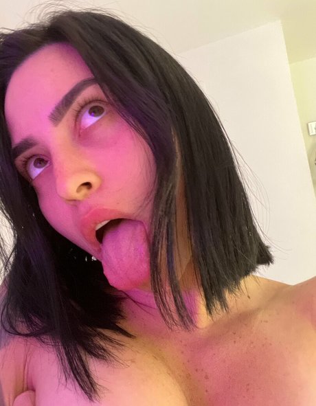 roselinllanes OnlyFans nackt