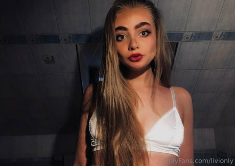 livionly OnlyFans Pornografie