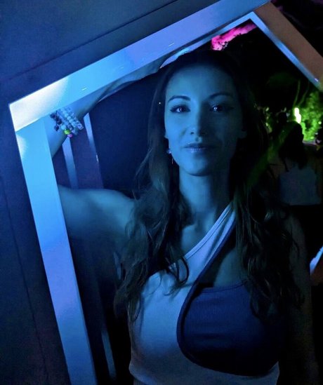 Echochlo OnlyFans Strip