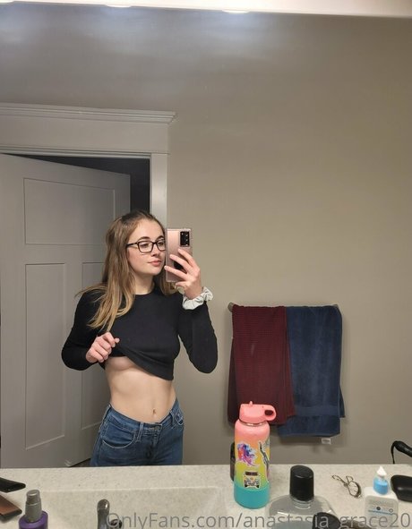 anastasia grace20 OnlyFans Brüste Bild