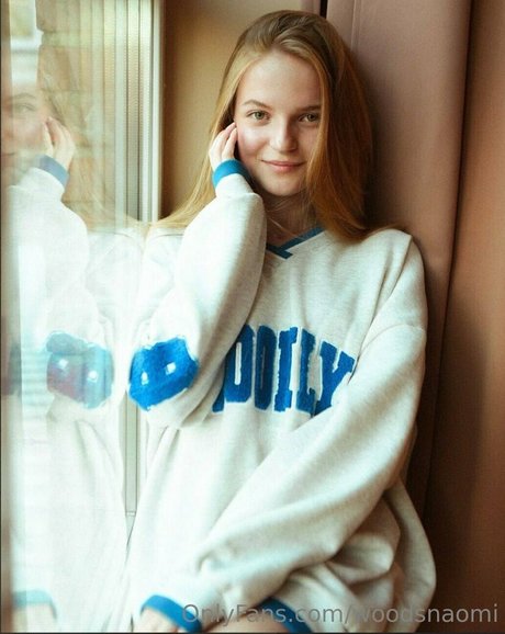 woodsnaomi OnlyFans Nacktbilder
