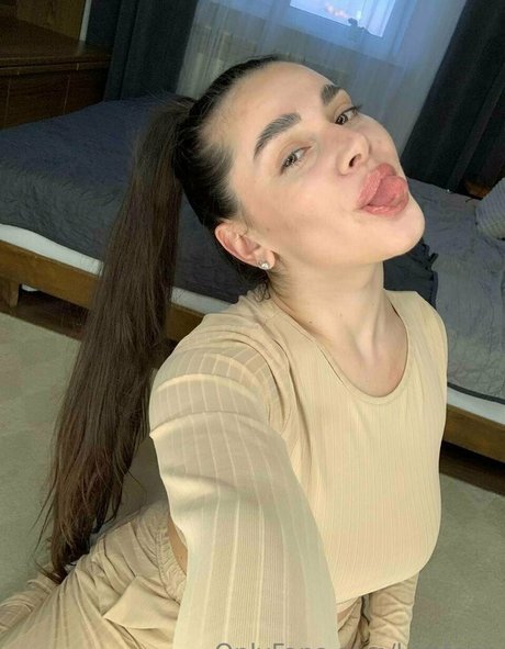 kirateen OnlyFans Inhalte