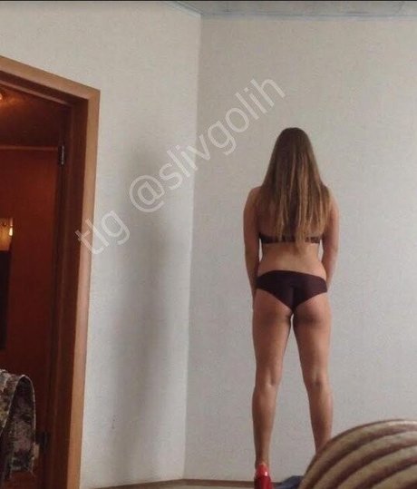 Mila Saifutdinova OnlyFans Arsch Leak