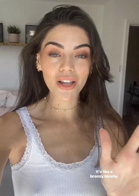 Emily Canham Po OnlyFans