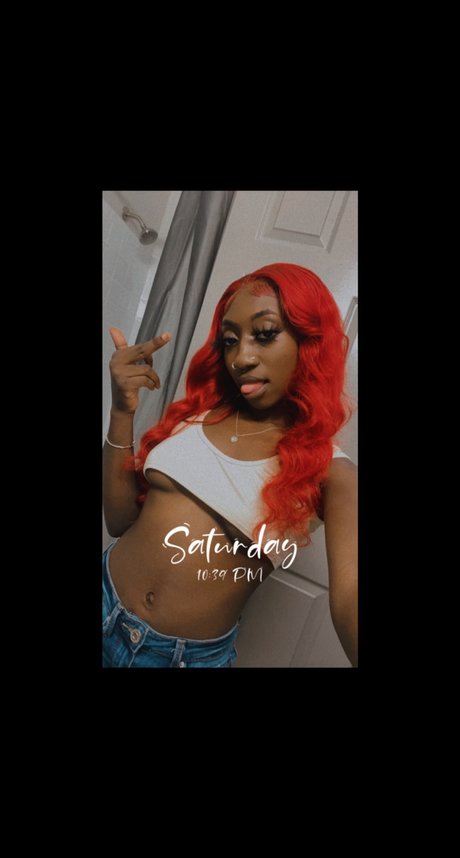 Lil bit_ OnlyFans Model Bilder