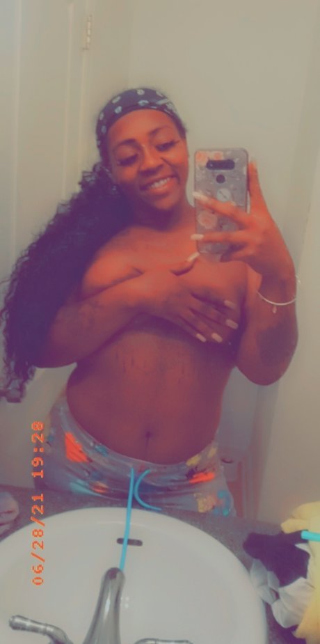 ItssHennesseyyy Leaked OnlyFans Sextape