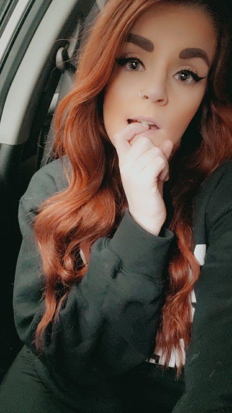 Little Red FREE ACCOUNT_ Füße OnlyFans