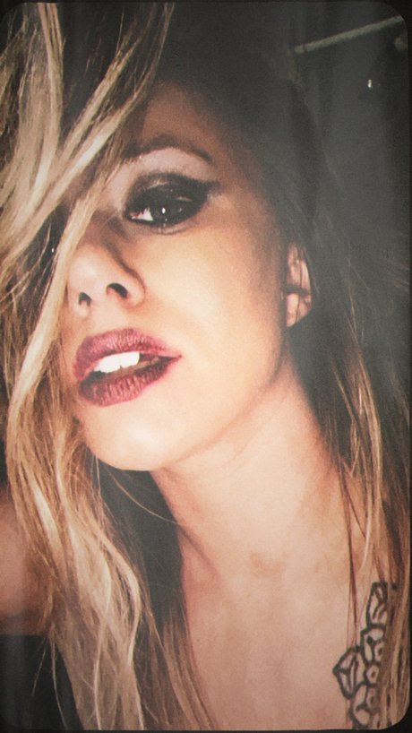 LUCYLUXx NurlyFans-Brüste