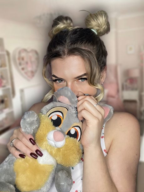 Isabella Gaultier NSFW OnlyFans