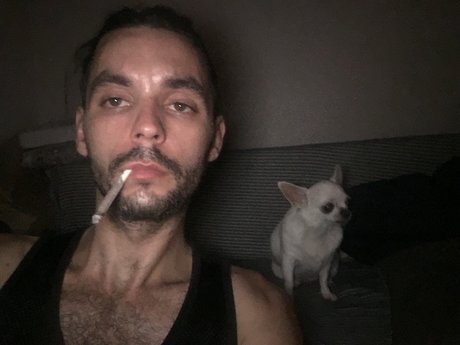 Zapekan OnlyFans schlank