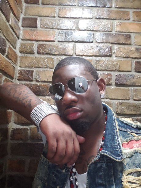 moses cochran OnlyFans-Bilder