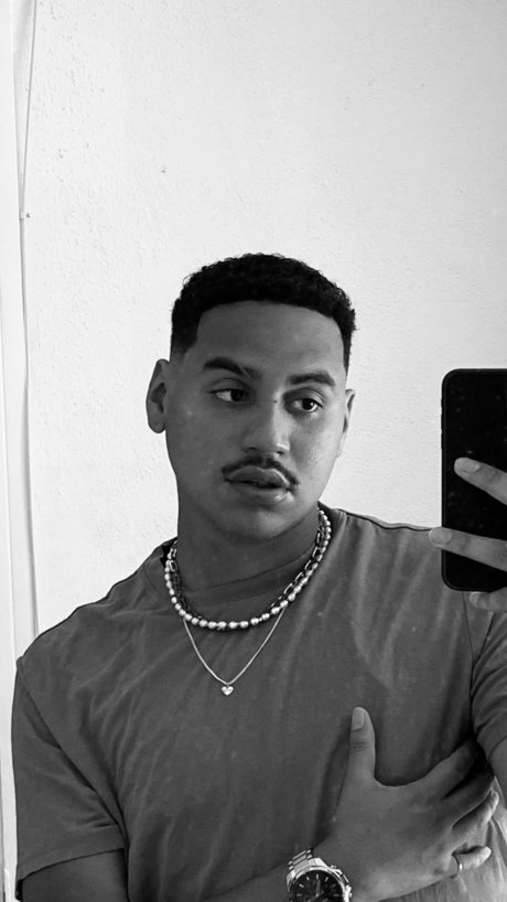 juan NurlyFans-Pornoleaks