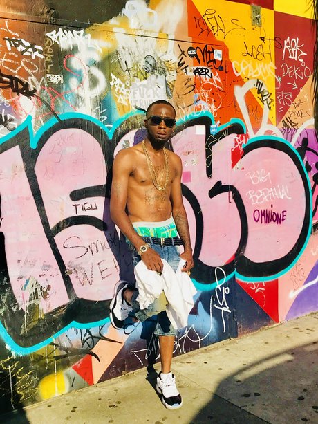 Tony Ball OnlyFans Lesbisch