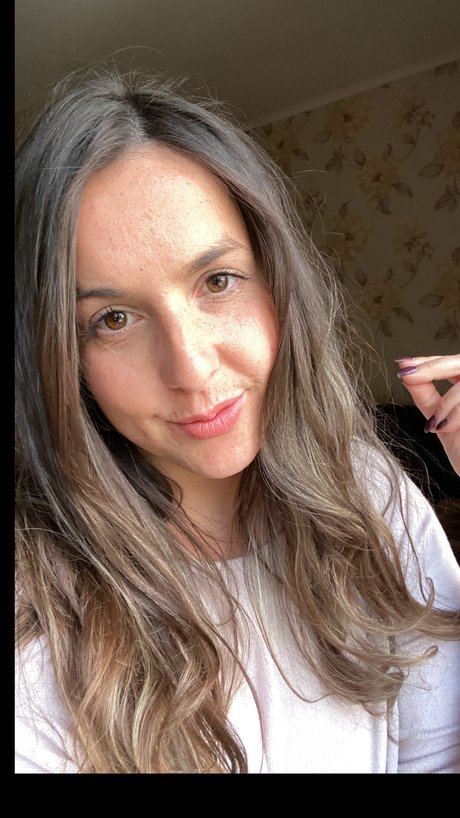 louise more Nacktbilder auf OnlyFans