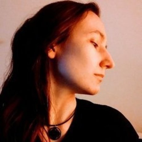 Emma the lewd elf OnlyFans-Model