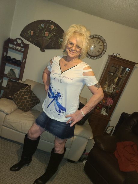 Naughty Dana Oben ohne OnlyFans