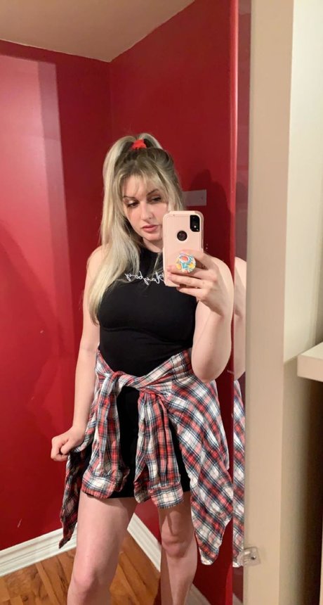 Lucy banks OnlyFans schlank