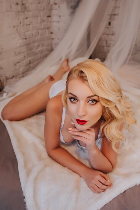 Amaris Busty Blond_ OnlyFans Pornografie