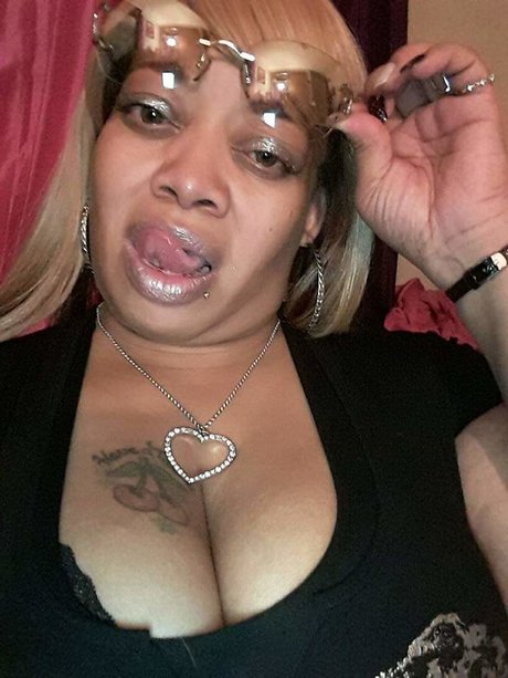 Reddbonekumwithme Nacktpornos auf OnlyFans