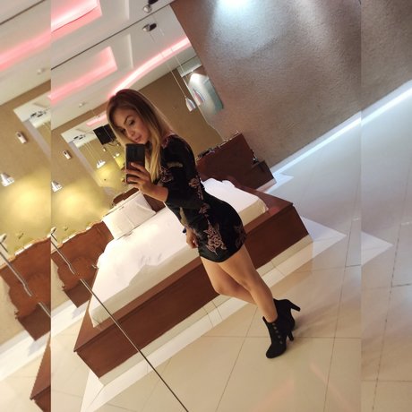 Queen Afrodita Nacktbilder OnlyFans Geleakt