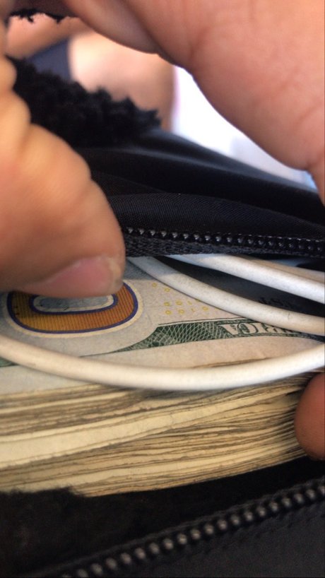 Avow Oben ohne OnlyFans