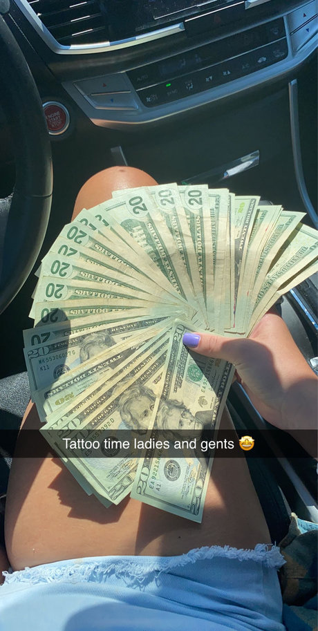 Julia Beniot OnlyFans-Model