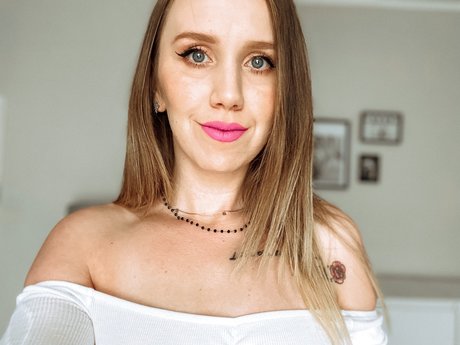 Marta Detmer OnlyFans Bilder