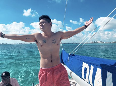 Eli Halil OnlyFans geleakte Brüste