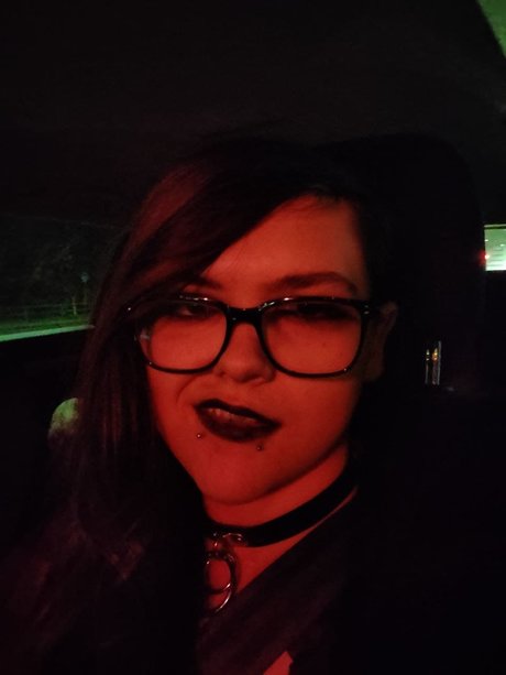 Queen Vixie OnlyFans Nacktbilder