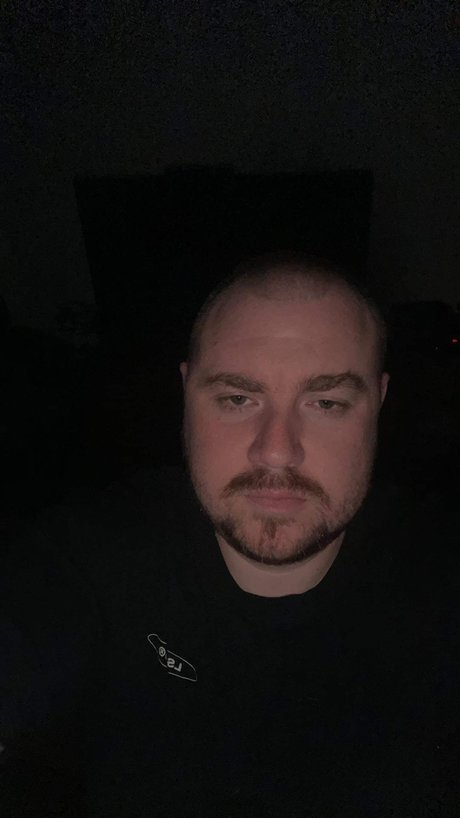 Jay092 OnlyFans Model Bilder