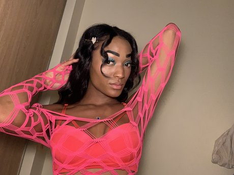 Cecilia Royal_ Nacktbilder auf OnlyFans