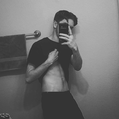 Eddie Dubz OnlyFans nackte Brüste