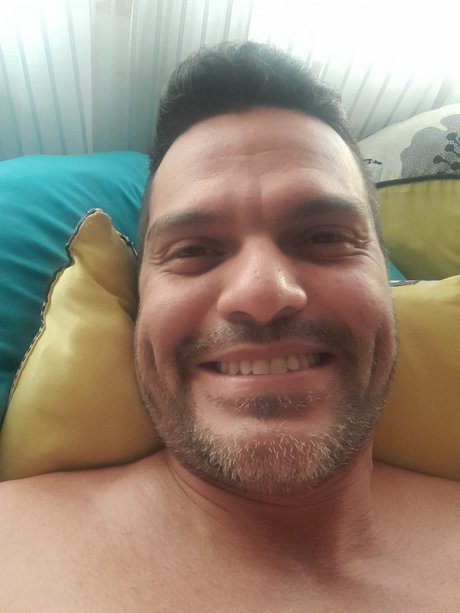 Jorge Bastidas OnlyFans nackte Brüste
