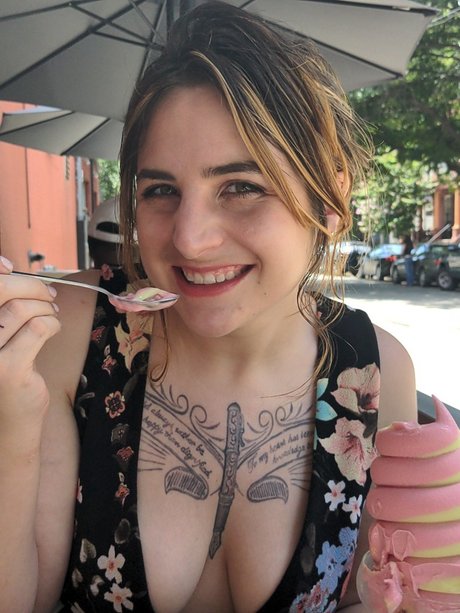 Let s Have A Three Way Baking With JCM NurlyFans-Pornos