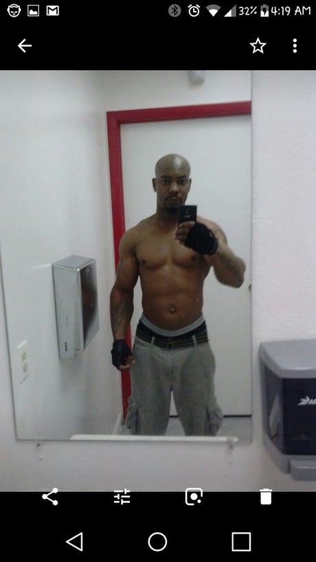 L Aye Nackt OnlyFans