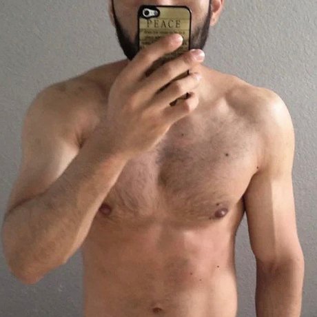 sal32 OnlyFans geleakt.