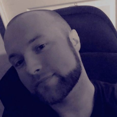 Shockhead OnlyFans Brüste Bild