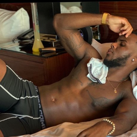 Twhy NurlyFans-Pornos