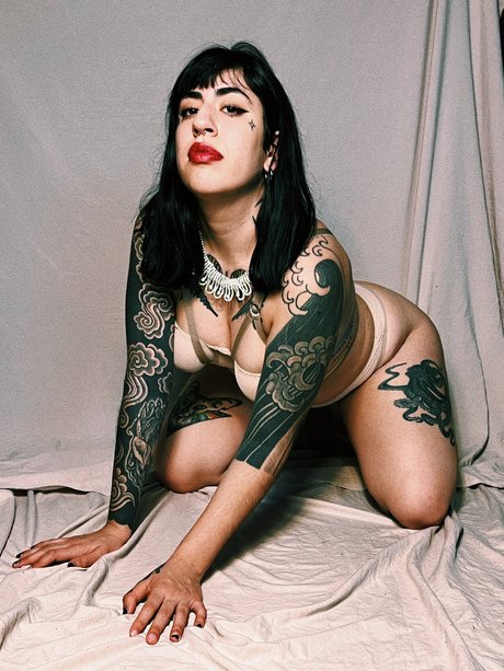 Giantess Jenna OnlyFans Gratis-Inhalte