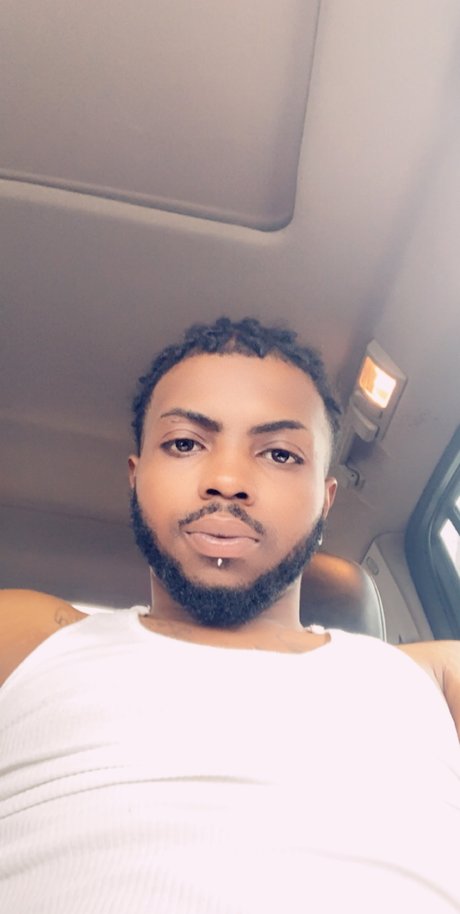 M AR K OnlyFans Pornografie