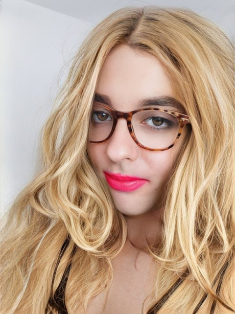 Sexy Tranny_ OnlyFans Striptease